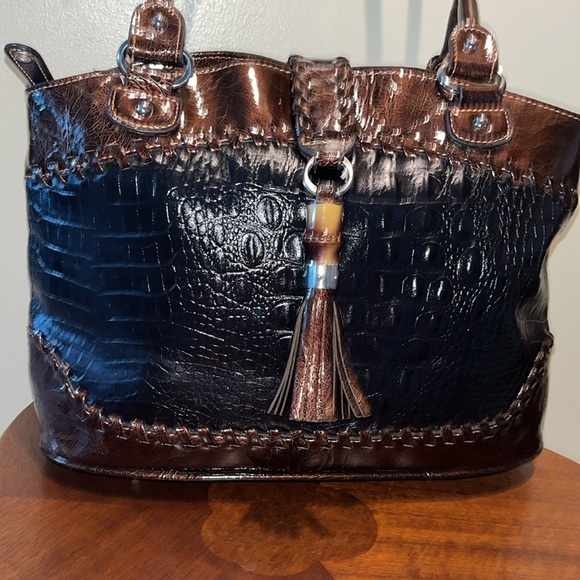 MC Marc Chantal  croc embossed /hi gloss patent leather shoulder bag Bk/Brn NWOT - Picture 10 of 17